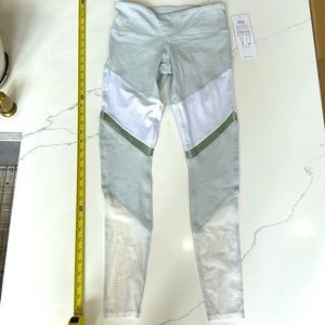 X small alo Sheila legging